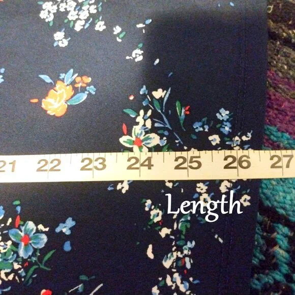 Banana Republic Floral Sleeveless Keyhole Top M Cottagecore Boho Office Navy - Picture 4 of 7